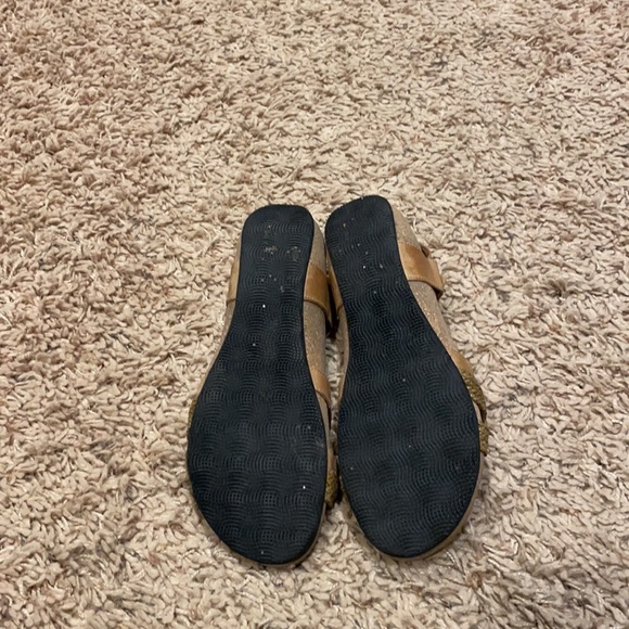 Taos Footwear Shoes | Taos Trulie Sandals Tancamel Size Euc | Poshmark